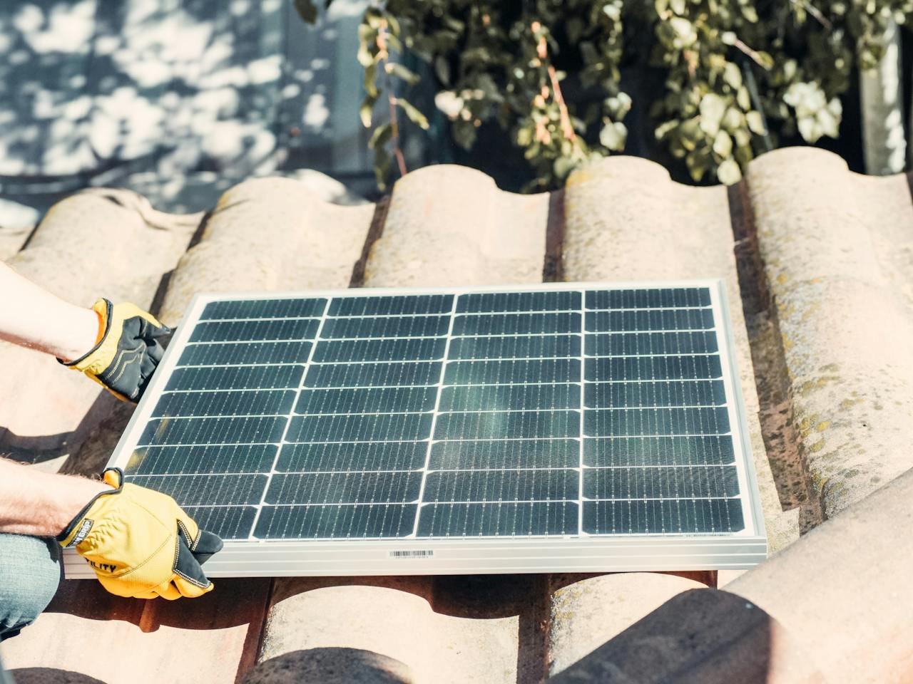 Your Solar System Lifespan: Durability, Warranties, and How to Prolong Performance