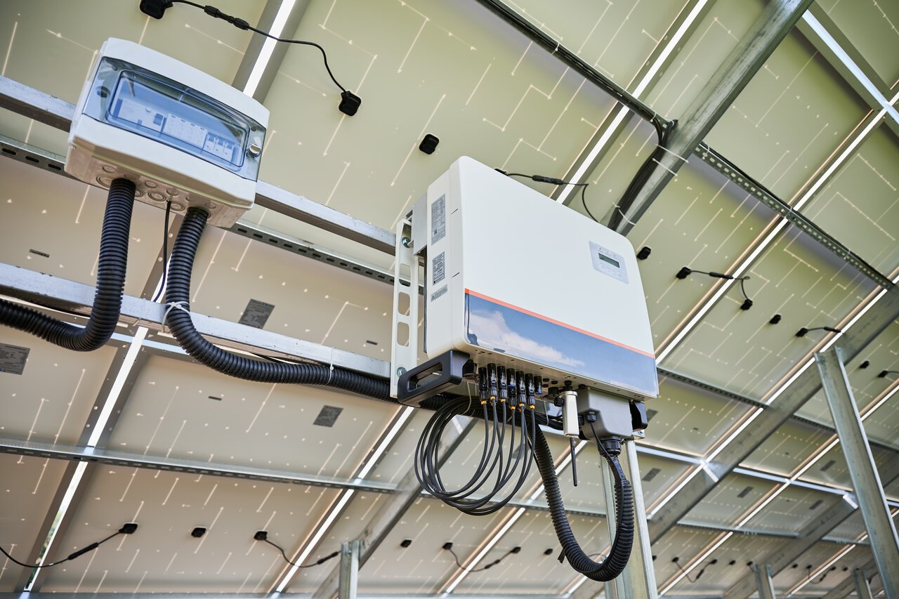 Solar Inverters: Types, Features, and How to Choose the Right One for Your Home