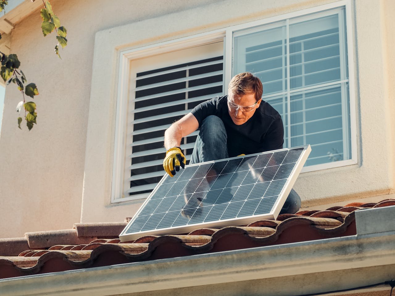 Embracing Green Living: How Solar Power Can Transform Your Home and Lifestyle